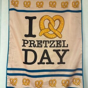 The Office Culture Fly  PRETZEL DAY Throw Lap Blanket 41" X 57.5" Stanley